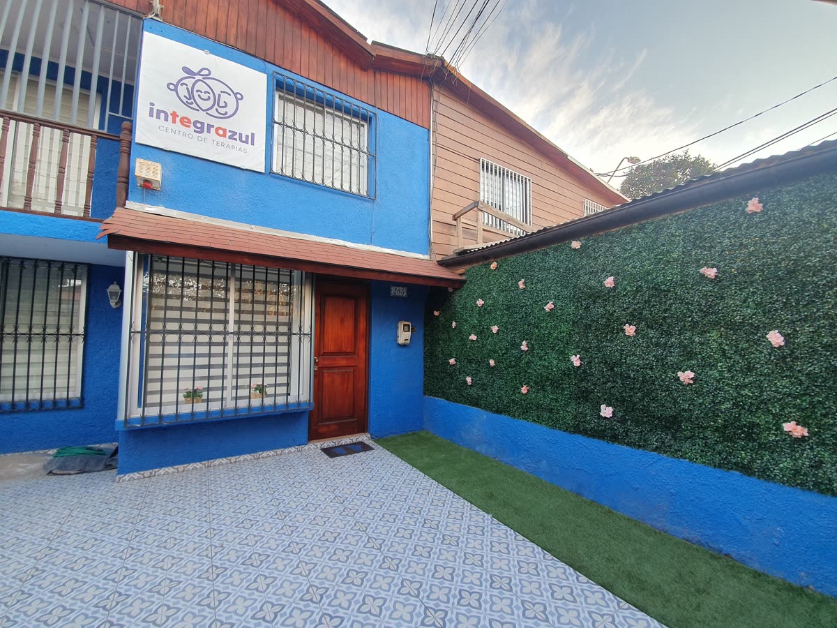 Fachada del Centro Integrazul en San Bernardo